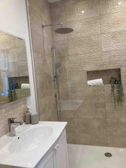 Garden Apartment, Central Harrogate With Parking Exteriör bild